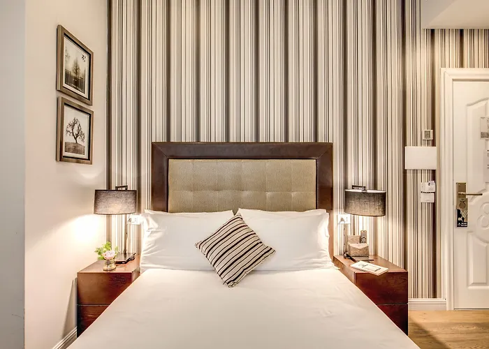 87 Eighty-seven - Maison D'art Collection